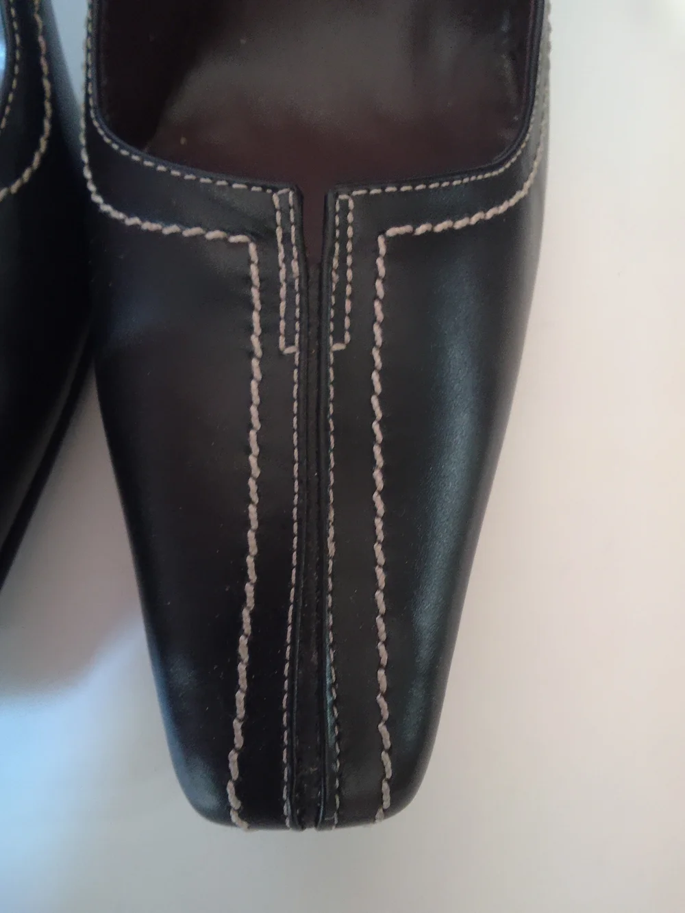 Black Women's Leather Pumps with Contrast Stitching